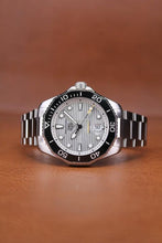 Load image into Gallery viewer, TAG HEUER AQUARACER
