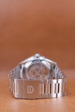 Load image into Gallery viewer, TAG HEUER CARRERA DATE
